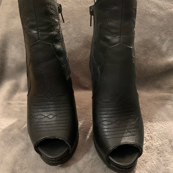 Miranda Lambert 5 inch Stiletto Peep Toe Booties - Picture 3 of 12